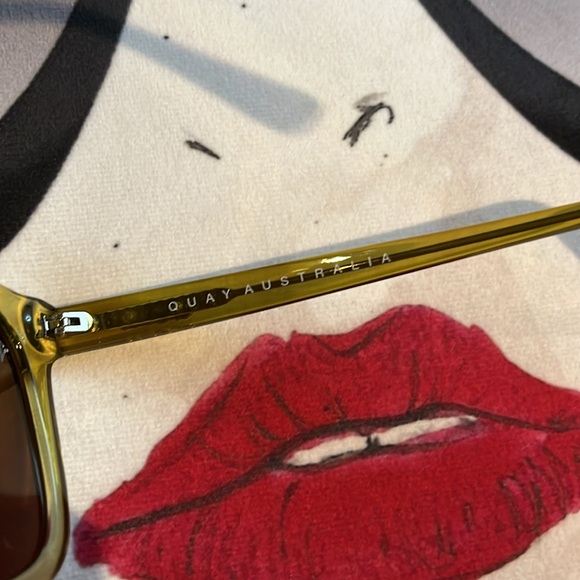 Quay Australia Kingsley Yellow/ Brown Sunglasses - Picture 5 of 7